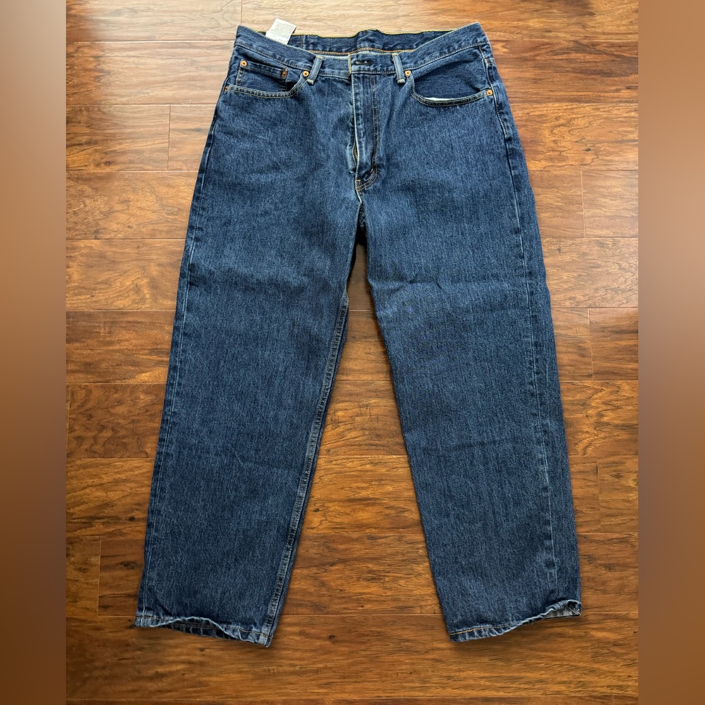 Men’s Levi’s 550 straight leg jeans 
38x29